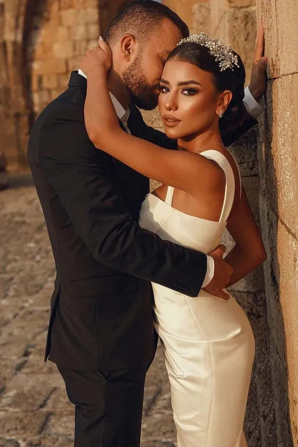 Sheath Sweetheart Ivory Wedding Dress With High Slit WW260