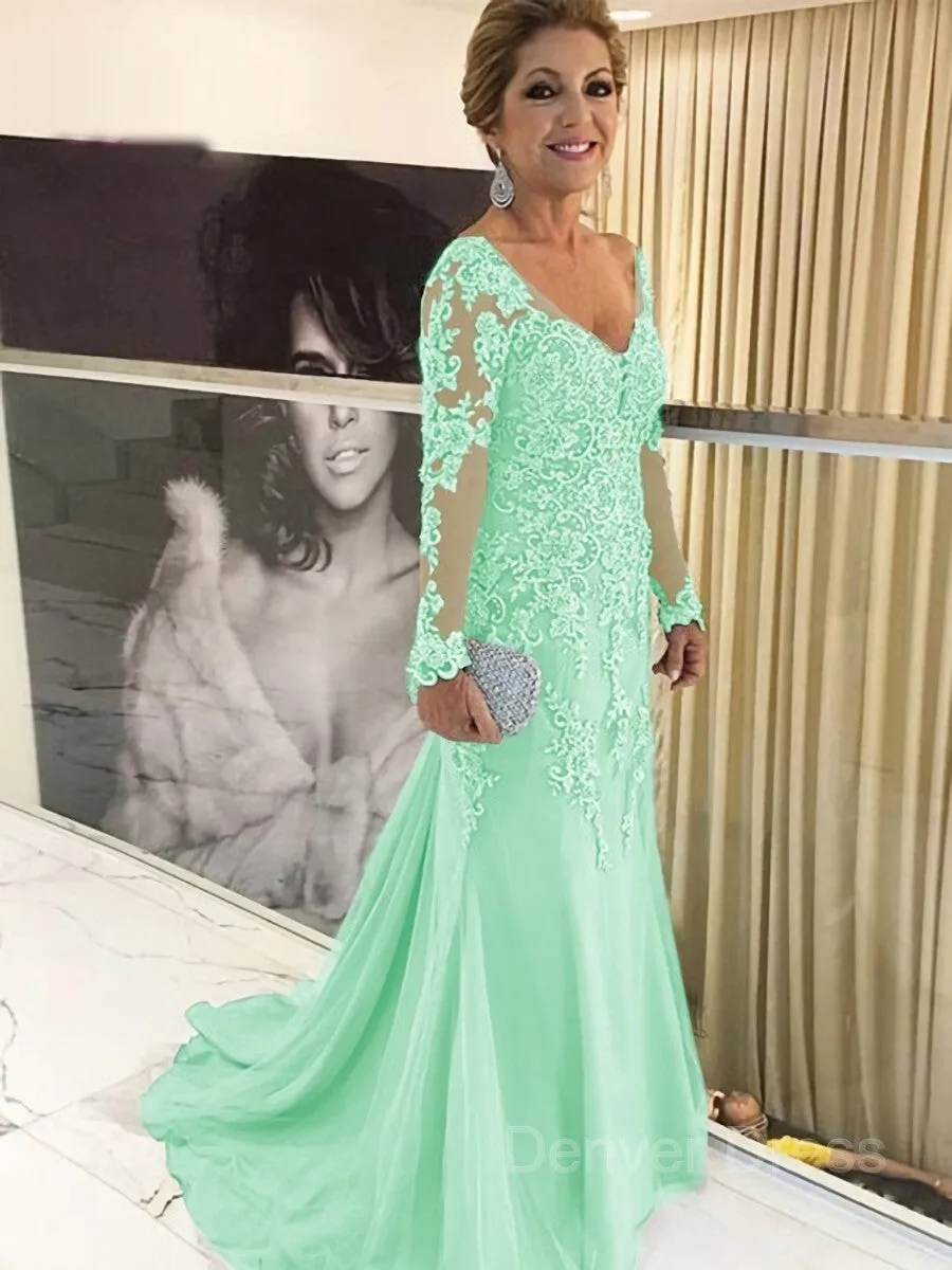Sheath V-neck Sweep Train Tulle Mother of the Bride Dresses With Appliques Lace