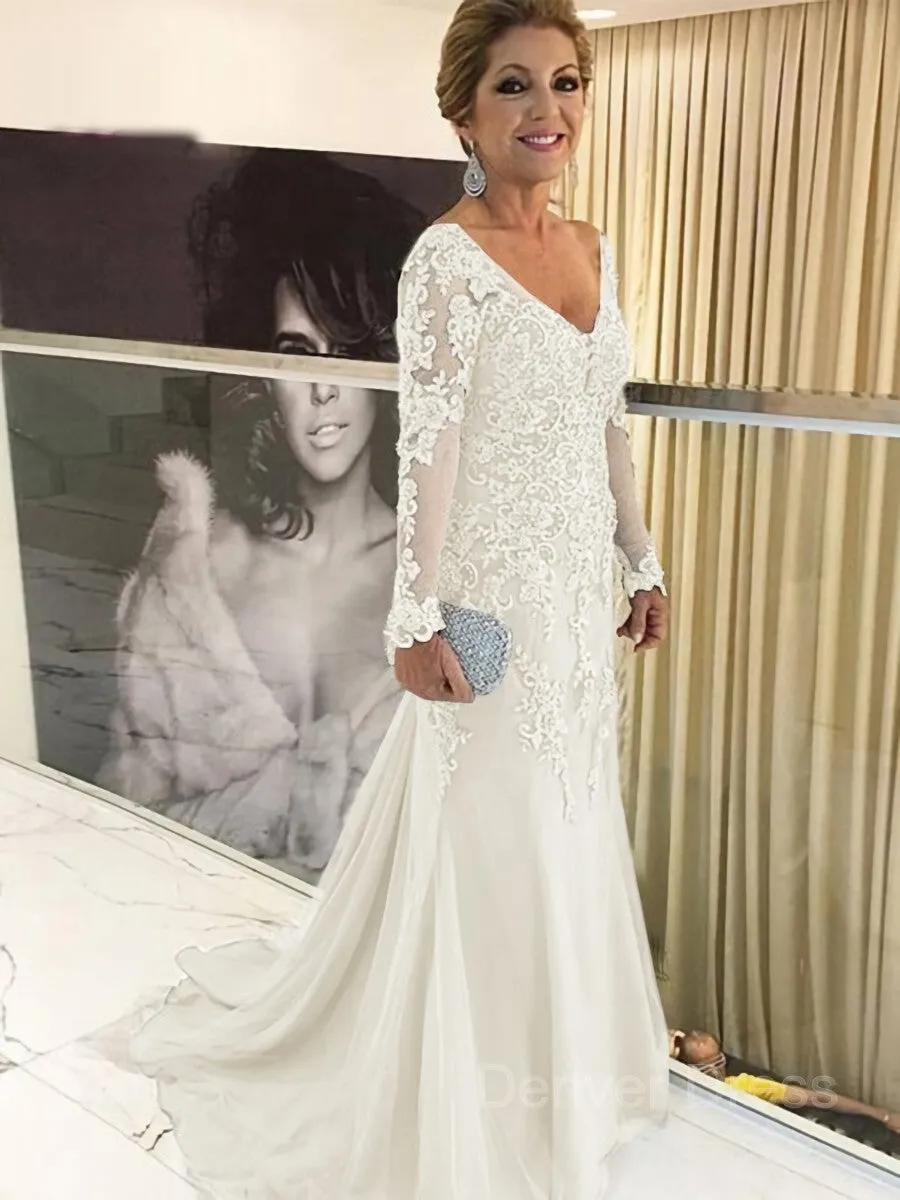 Sheath V-neck Sweep Train Tulle Mother of the Bride Dresses With Appliques Lace