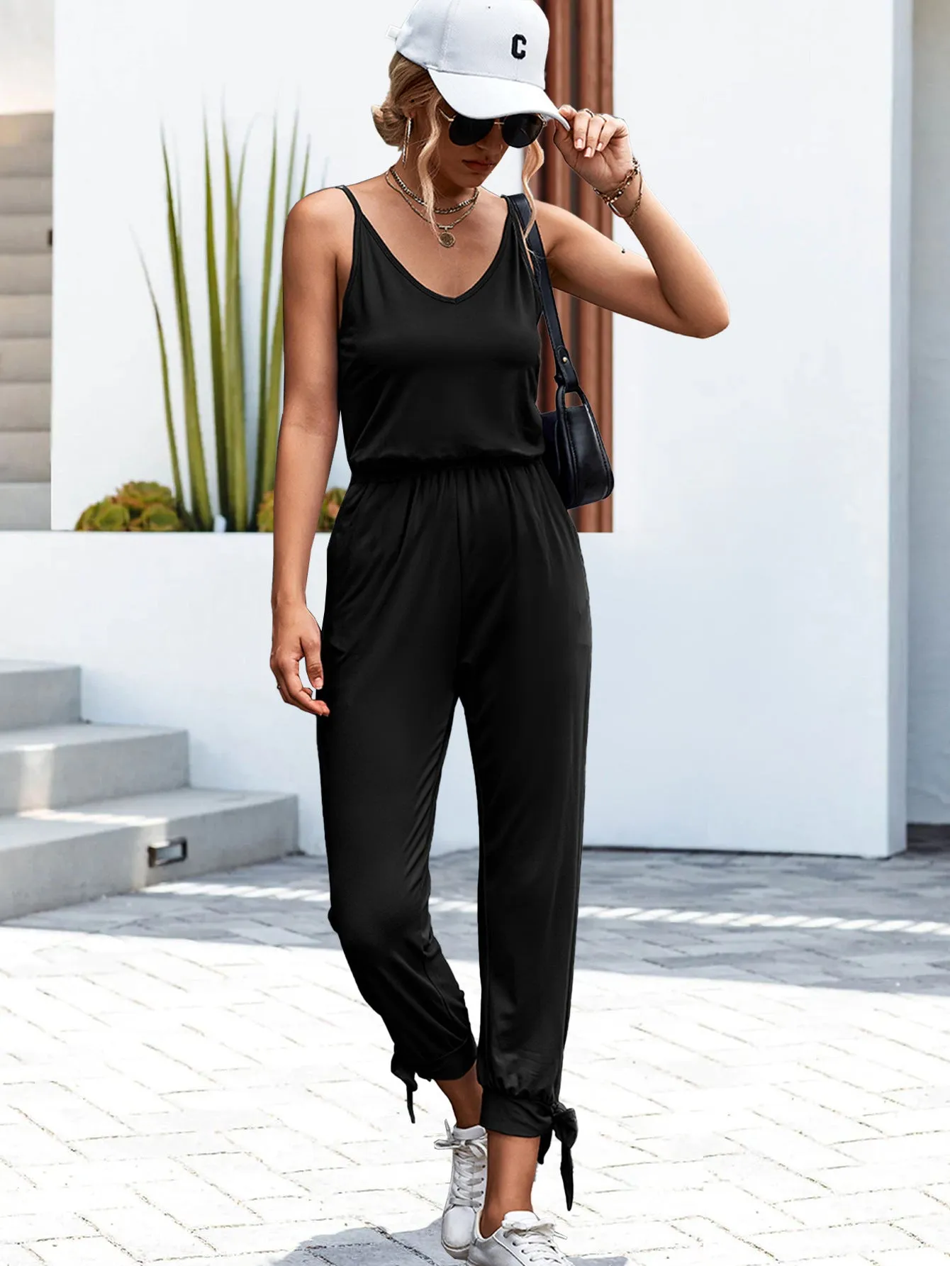 Sleeveless V Neck Breathable Fabric Jumpsuits