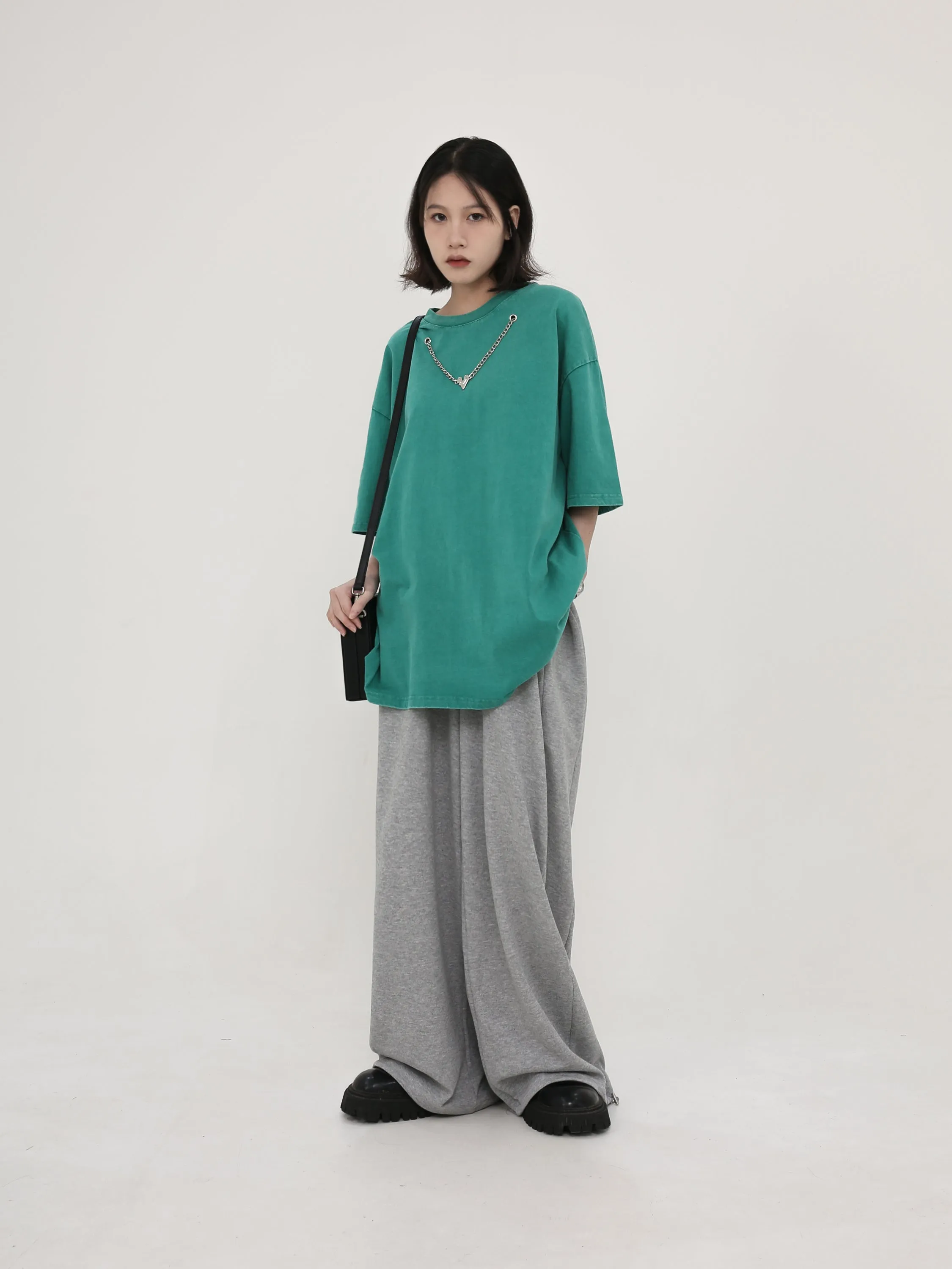 Straight leg sweat pants