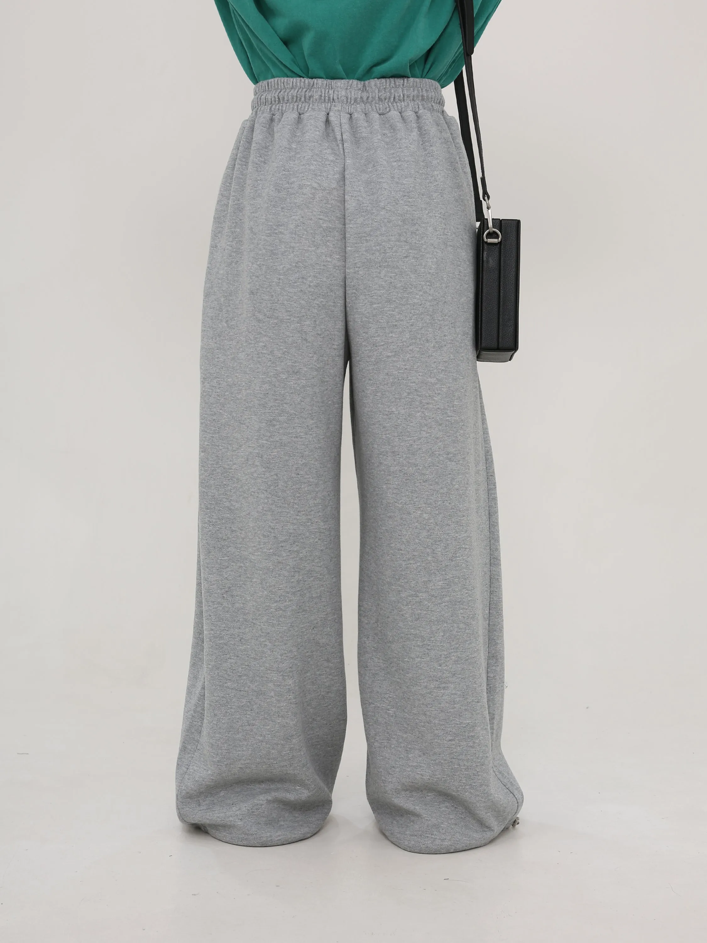 Straight leg sweat pants