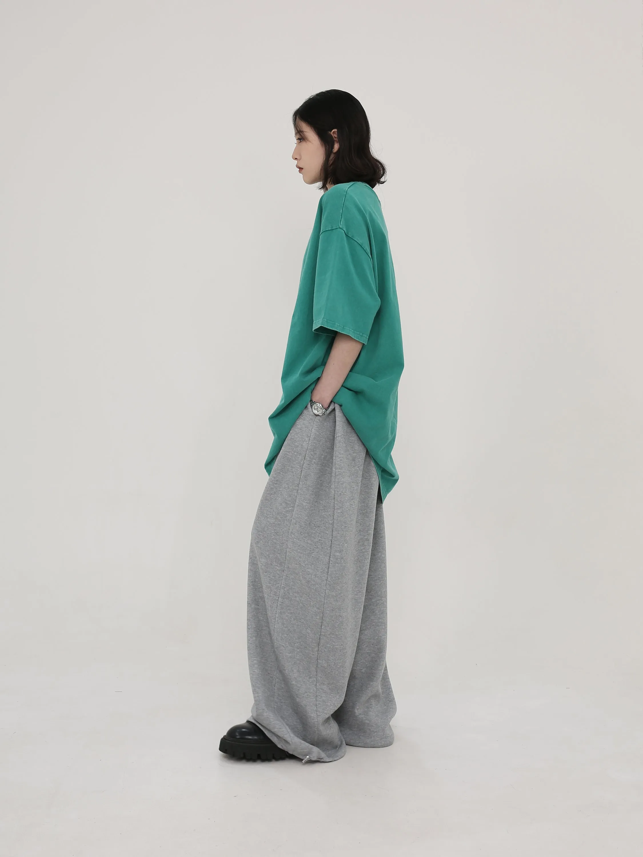 Straight leg sweat pants
